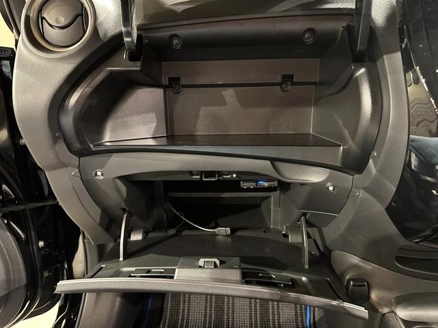 ノート ｅ－パワー　Ｘ　純正ナビ／ＴＶ／ＣＤ／ＤＶＤ／Ｂｌｕ－ｒａｙ／Ｂｌｕｅｔｏｏｔｈ　ＥＴＣ　アランドビューモニター　デジタルインナーミラー　純正１５インチアルミ　ＬＥＤライト（76枚目）