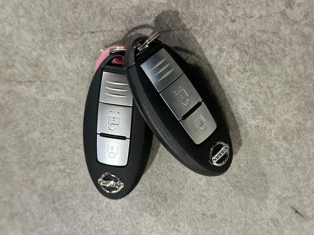 ノート ｅ－パワー　Ｘ　純正ナビ／ＴＶ／ＣＤ／ＤＶＤ／Ｂｌｕ－ｒａｙ／Ｂｌｕｅｔｏｏｔｈ　ＥＴＣ　アランドビューモニター　デジタルインナーミラー　純正１５インチアルミ　ＬＥＤライト（77枚目）