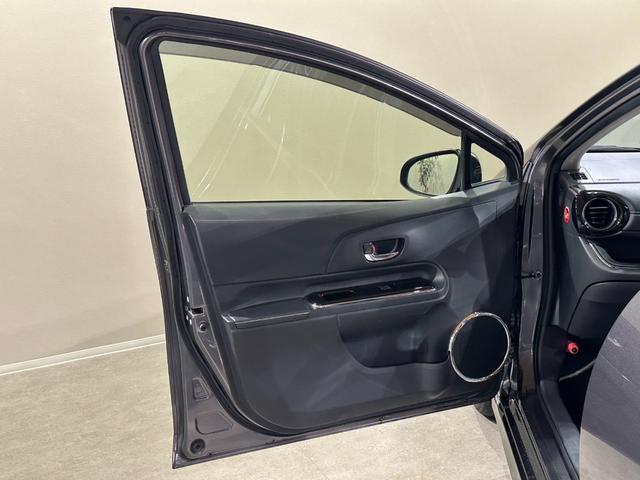 アクア Ｇ　Ｇ’ｓ　純正ナビ／ＴＶ／ＣＤ／ＤＶＤ／Ｂｌｕｅｔｏｏｔｈ　ＥＴＣ　Ｇ’ｚ専用１７インチアルミ／シート／エアロ　シートヒーター　ＬＥＤライト／フォグライト（29枚目）