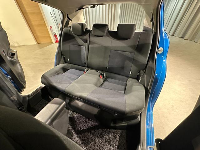 アクア Ｓ　純正ナビ／ＴＶ／ＣＤ／Ｂｌｕｅｔｏｏｔｈ　バックモニター　社外１５インチアルミ　ＬＥＤライト／フォグライト　キーレス　ＴＳＳ　プリクラッシュブレーキ／レーンアシスト／オートマチックハイビーム（43枚目）