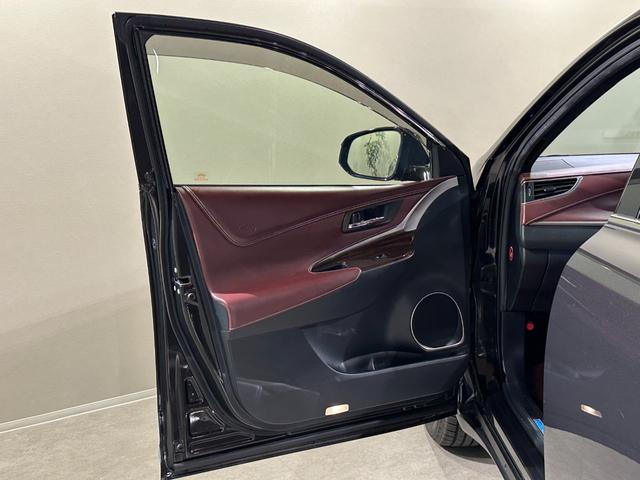 ハリアー プレミアム アドバンスドパッケージ メーカーOPナビ/TV/CD/DVD/Bluetooth/JBL パノラマモニター ETC ドラレコ 純正18インチアルミ プリクラッシュブレーキ/レーダークルーズ/レーンアシスト パワーバックドア(32枚目)