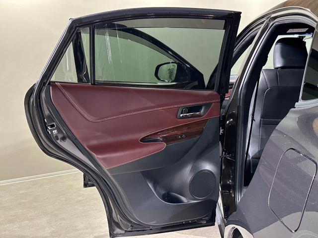 ハリアー プレミアム アドバンスドパッケージ メーカーOPナビ/TV/CD/DVD/Bluetooth/JBL パノラマモニター ETC ドラレコ 純正18インチアルミ プリクラッシュブレーキ/レーダークルーズ/レーンアシスト パワーバックドア(33枚目)