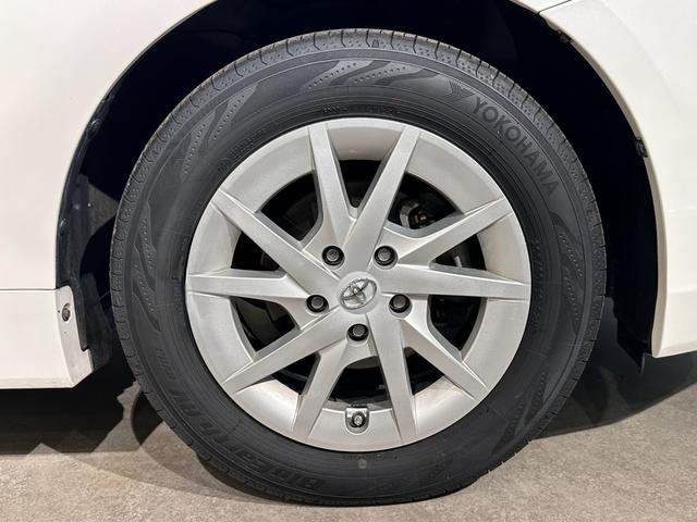 プリウスアルファ Ｓ　純正ナビ／ＴＶ／ＣＤ／ＤＶＤ／Ｂｌｕｅｔｏｏｔｈ　バックモニター　ＥＴＣ　ＬＥＤライト　ＵＳＢ　純正１６インチアルミ　クルコン（25枚目）