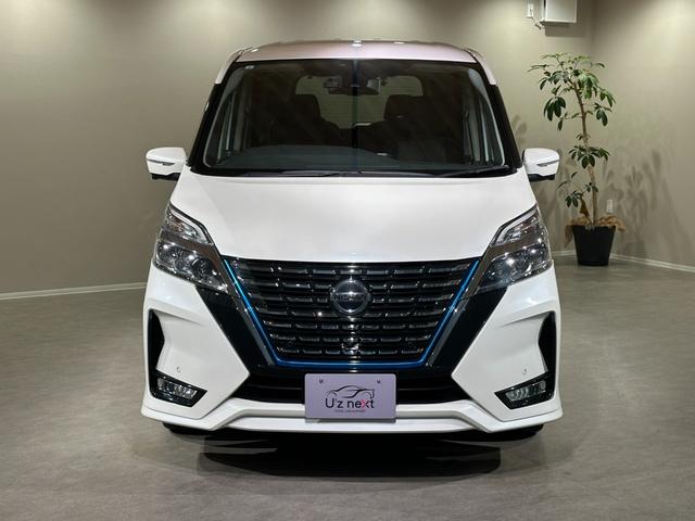 セレナ ｅ－パワー　ハイウェイスターＶ　プロパイロット　純正１０インチナビ／ＴＶ／ＣＤ／ＤＶＤ／Ｂｌｕ－ｒａｙ／Ｂｌｕｅｔｏｏｔｈ　アランドビューモニター　後席モニター　デジタルインナーミラー　ドラレコ前と後　　ＬＥＤライト／フォグライト（10枚目）