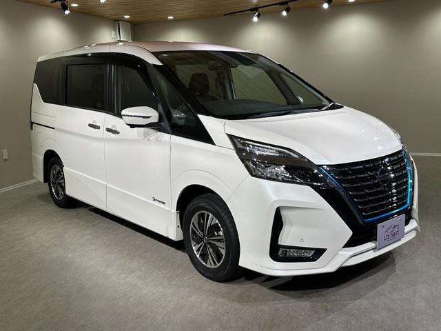 セレナ ｅ－パワー　ハイウェイスターＶ　プロパイロット　純正１０インチナビ／ＴＶ／ＣＤ／ＤＶＤ／Ｂｌｕ－ｒａｙ／Ｂｌｕｅｔｏｏｔｈ　アランドビューモニター　後席モニター　デジタルインナーミラー　ドラレコ前と後　　ＬＥＤライト／フォグライト（12枚目）