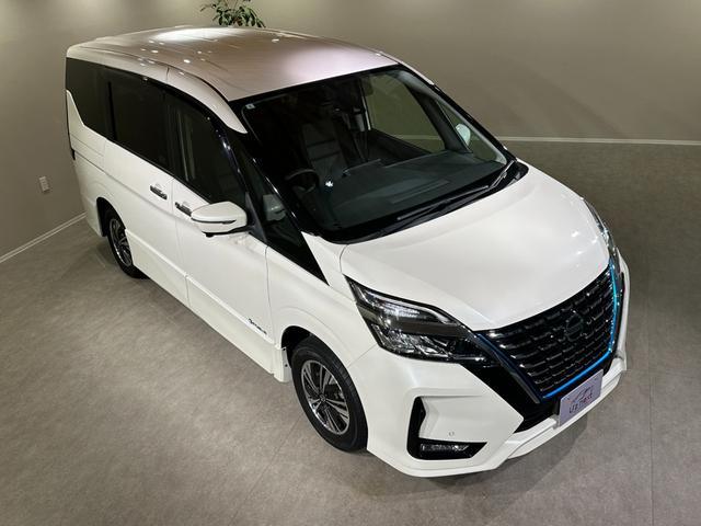 セレナ ｅ－パワー　ハイウェイスターＶ　プロパイロット　純正１０インチナビ／ＴＶ／ＣＤ／ＤＶＤ／Ｂｌｕ－ｒａｙ／Ｂｌｕｅｔｏｏｔｈ　アランドビューモニター　後席モニター　デジタルインナーミラー　ドラレコ前と後　　ＬＥＤライト／フォグライト（13枚目）