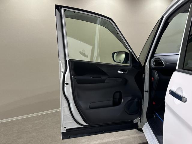 セレナ ｅ－パワー　ハイウェイスターＶ　プロパイロット　純正１０インチナビ／ＴＶ／ＣＤ／ＤＶＤ／Ｂｌｕ－ｒａｙ／Ｂｌｕｅｔｏｏｔｈ　アランドビューモニター　後席モニター　デジタルインナーミラー　ドラレコ前と後　　ＬＥＤライト／フォグライト（32枚目）