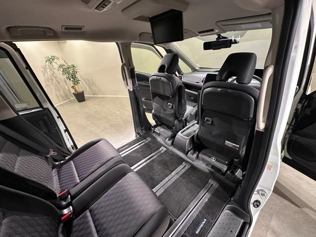 セレナ ｅ－パワー　ハイウェイスターＶ　プロパイロット　純正１０インチナビ／ＴＶ／ＣＤ／ＤＶＤ／Ｂｌｕ－ｒａｙ／Ｂｌｕｅｔｏｏｔｈ　アランドビューモニター　後席モニター　デジタルインナーミラー　ドラレコ前と後　　ＬＥＤライト／フォグライト（44枚目）