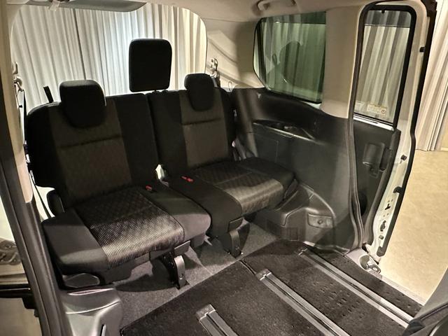 セレナ ｅ－パワー　ハイウェイスターＶ　プロパイロット　純正１０インチナビ／ＴＶ／ＣＤ／ＤＶＤ／Ｂｌｕ－ｒａｙ／Ｂｌｕｅｔｏｏｔｈ　アランドビューモニター　後席モニター　デジタルインナーミラー　ドラレコ前と後　　ＬＥＤライト／フォグライト（45枚目）