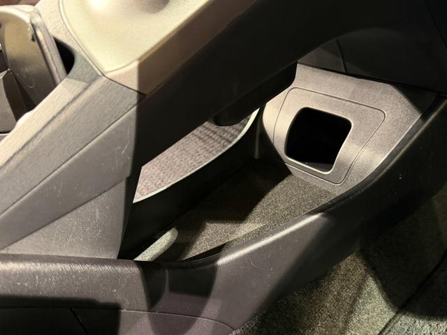 プリウス Ｓマイコーデ　ナビ／ＴＶ／ＣＤ／ＤＶＤ／Ｂｌｕｅｔｏｏｔｈ　バックモニター　ＥＴＣ　ＨＩＤライト　スマートキー＆エンジンプッシュスタート　純正１５インチアルミ（51枚目）