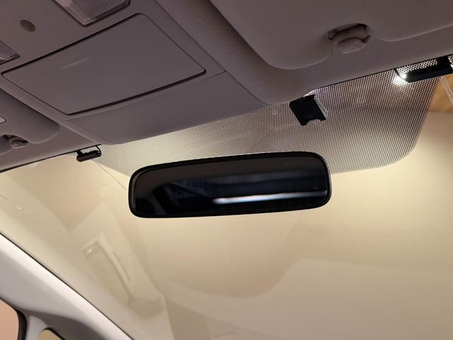 プリウス Ｓマイコーデ　ナビ／ＴＶ／ＣＤ／ＤＶＤ／Ｂｌｕｅｔｏｏｔｈ　バックモニター　ＥＴＣ　ＨＩＤライト　スマートキー＆エンジンプッシュスタート　純正１５インチアルミ（67枚目）