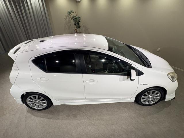 アクア Ｇ　エアロ　純正ナビ／ＴＶ／ＣＤ／Ｂｌｕｅｔｏｏｔｈ　バックモニター　スマートキー＆エンジンプッシュスタート　社外１６インチアルミ（16枚目）