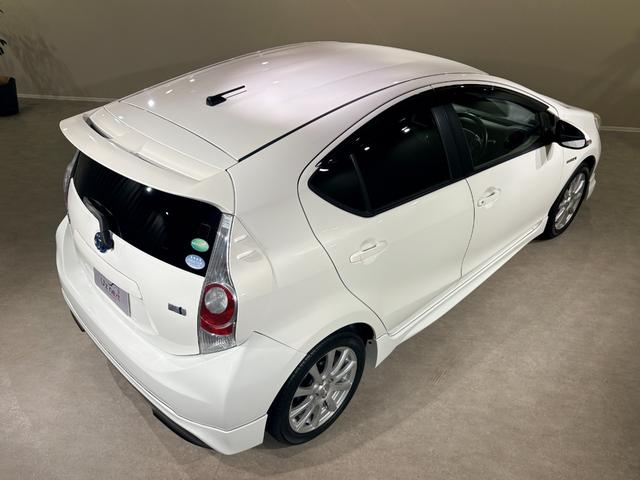 アクア Ｇ　エアロ　純正ナビ／ＴＶ／ＣＤ／Ｂｌｕｅｔｏｏｔｈ　バックモニター　スマートキー＆エンジンプッシュスタート　社外１６インチアルミ（18枚目）