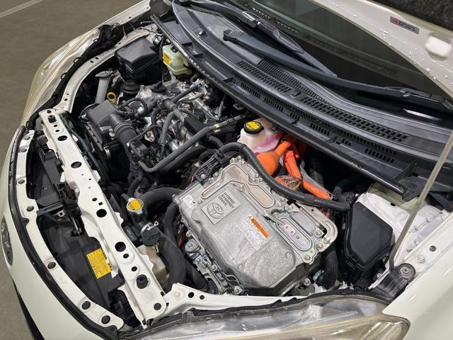 アクア Ｇ　エアロ　純正ナビ／ＴＶ／ＣＤ／Ｂｌｕｅｔｏｏｔｈ　バックモニター　スマートキー＆エンジンプッシュスタート　社外１６インチアルミ（24枚目）