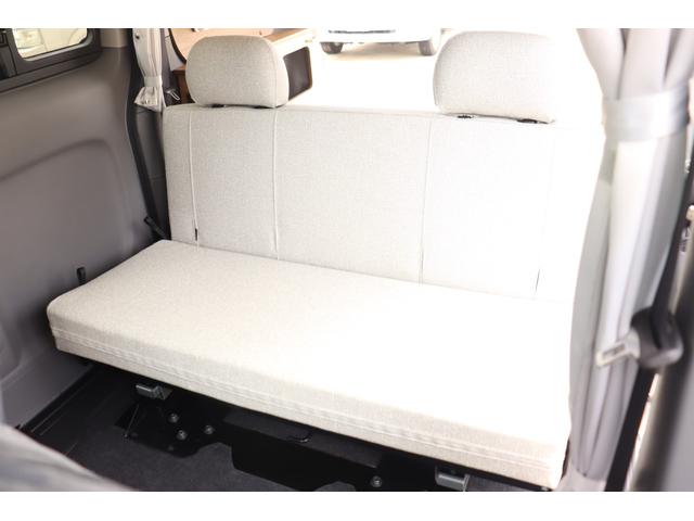 ＮＶ２００バネットバン ＦＯＣＳ　ルソ　ＤＣ１２Ｖクーラーレザーシート加工　リチウム２００Ａｈ　走行充電　外部電源・充電器　フリップダウンモニター（3枚目）
