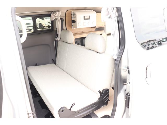 ＮＶ２００バネットバン ＦＯＣＳ　ルソ　ＤＣ１２Ｖクーラーレザーシート加工　リチウム２００Ａｈ　走行充電　外部電源・充電器　フリップダウンモニター（6枚目）