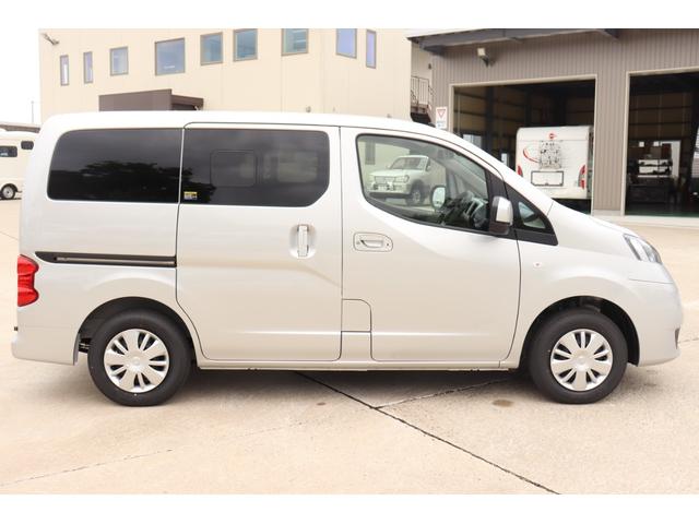ＮＶ２００バネットバン ＦＯＣＳ　ルソ　ＤＣ１２Ｖクーラーレザーシート加工　リチウム２００Ａｈ　走行充電　外部電源・充電器　フリップダウンモニター（25枚目）