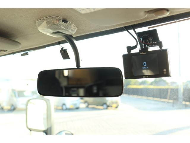 カムロード 　ＹＭＳ　レガード　軽油　４ＷＤ　ＦＦヒーター　トリプルサブバッテリー　１５００Ｗインバーター　電気式温水ボイラー　ルーフベント　１６インチテレビ　地デジアンテナ　アルミホイール　電子レンジ（10枚目）