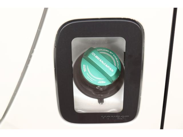 ハイエースバン スーパーＧＬ　ダークプライムＩＩ　ベッドキット　ピボットクルーズコントロール　フロントスポイラー　社外１６インチアルミホイール　車いす用スロープ　リモコン付き（11枚目）