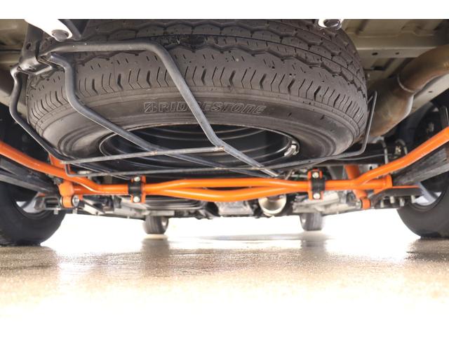 ハイエースバン スーパーＧＬ　ダークプライムＩＩ　ベッドキット　ピボットクルーズコントロール　フロントスポイラー　社外１６インチアルミホイール　車いす用スロープ　リモコン付き（13枚目）