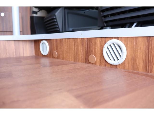 デュカト 　デュカト　リビングストーン５　トルマ燃料式温水ボイラー　トルマ燃料式ＦＦヒーター　１５００ｗインバーター　ツインサブバッテリー　サイドオーニング　８０Ｌ冷蔵庫　カセットトイレ　シャワー（14枚目）