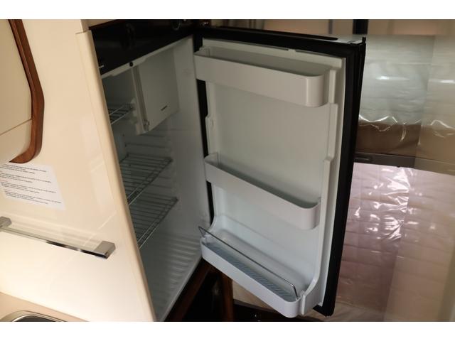 デュカト 　デュカト　リビングストーン５　トルマ燃料式温水ボイラー　トルマ燃料式ＦＦヒーター　１５００ｗインバーター　ツインサブバッテリー　サイドオーニング　８０Ｌ冷蔵庫　カセットトイレ　シャワー（26枚目）