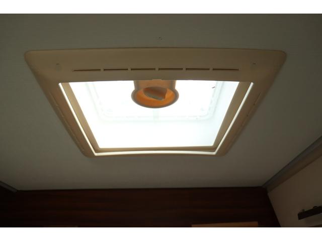 デュカト 　デュカト　リビングストーン５　トルマ燃料式温水ボイラー　トルマ燃料式ＦＦヒーター　１５００ｗインバーター　ツインサブバッテリー　サイドオーニング　８０Ｌ冷蔵庫　カセットトイレ　シャワー（31枚目）