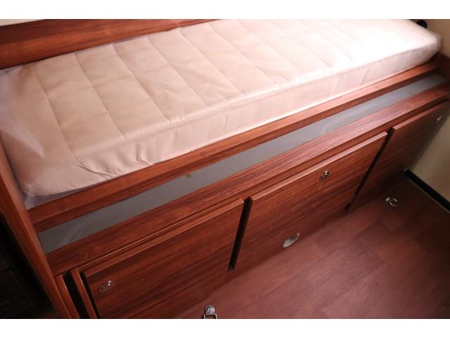 デュカト 　デュカト　リビングストーン５　トルマ燃料式温水ボイラー　トルマ燃料式ＦＦヒーター　１５００ｗインバーター　ツインサブバッテリー　サイドオーニング　８０Ｌ冷蔵庫　カセットトイレ　シャワー（35枚目）