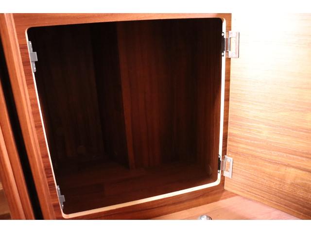 デュカト 　デュカト　リビングストーン５　トルマ燃料式温水ボイラー　トルマ燃料式ＦＦヒーター　１５００ｗインバーター　ツインサブバッテリー　サイドオーニング　８０Ｌ冷蔵庫　カセットトイレ　シャワー（36枚目）