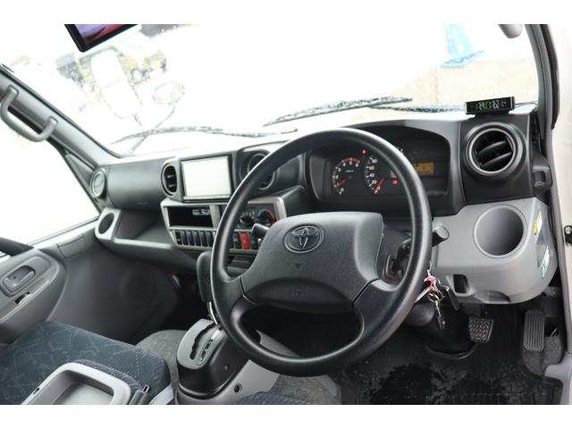 カムロード 　クレア５．３Ｗ　エボリューション　４ＷＤ　家庭用エアコン　トリプルサブバッテリー　ＦＦヒーター　１５００Ｗインバーター　ＤＣ冷蔵庫　１６インチＴＶ　地デジアンテナ　電子レンジ（4枚目）