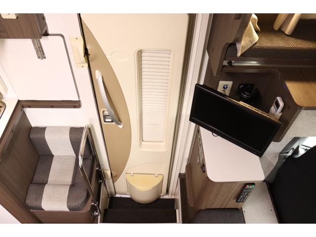 カムロード 　クレア５．３Ｗ　エボリューション　４ＷＤ　家庭用エアコン　トリプルサブバッテリー　ＦＦヒーター　１５００Ｗインバーター　ＤＣ冷蔵庫　１６インチＴＶ　地デジアンテナ　電子レンジ（8枚目）