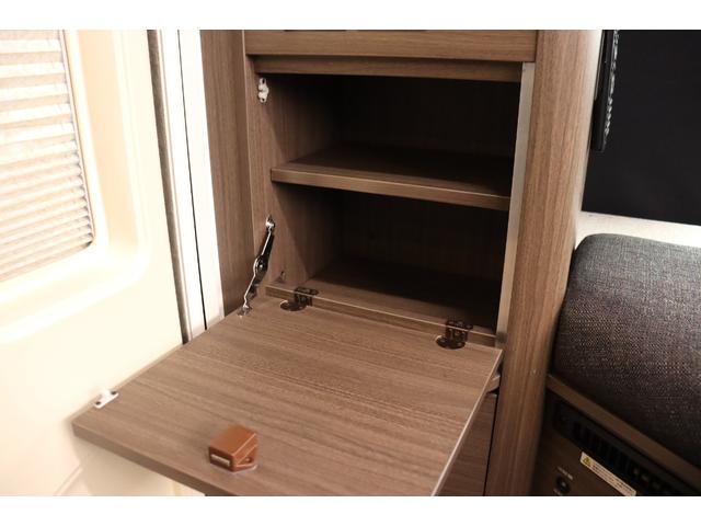 カムロード 　クレア５．３Ｗ　エボリューション　４ＷＤ　家庭用エアコン　トリプルサブバッテリー　ＦＦヒーター　１５００Ｗインバーター　ＤＣ冷蔵庫　１６インチＴＶ　地デジアンテナ　電子レンジ（14枚目）