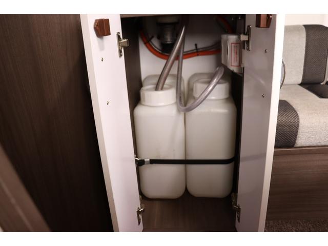 カムロード 　クレア５．３Ｗ　エボリューション　４ＷＤ　家庭用エアコン　トリプルサブバッテリー　ＦＦヒーター　１５００Ｗインバーター　ＤＣ冷蔵庫　１６インチＴＶ　地デジアンテナ　電子レンジ（19枚目）