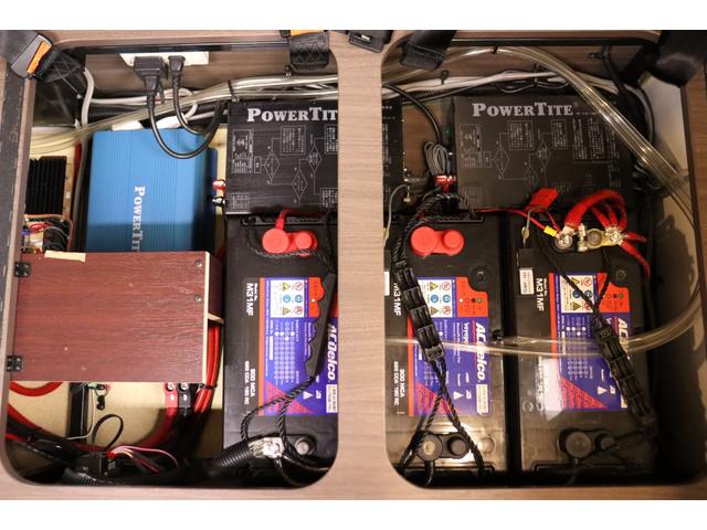 カムロード 　クレア５．３Ｗ　エボリューション　４ＷＤ　家庭用エアコン　トリプルサブバッテリー　ＦＦヒーター　１５００Ｗインバーター　ＤＣ冷蔵庫　１６インチＴＶ　地デジアンテナ　電子レンジ（28枚目）