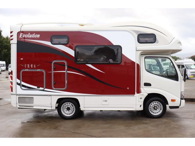 カムロード 　クレア５．３Ｗ　エボリューション　４ＷＤ　家庭用エアコン　トリプルサブバッテリー　ＦＦヒーター　１５００Ｗインバーター　ＤＣ冷蔵庫　１６インチＴＶ　地デジアンテナ　電子レンジ（40枚目）