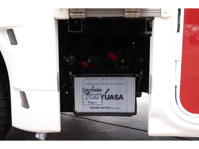 カムロード 　クレア５．３Ｗ　エボリューション　４ＷＤ　家庭用エアコン　トリプルサブバッテリー　ＦＦヒーター　１５００Ｗインバーター　ＤＣ冷蔵庫　１６インチＴＶ　地デジアンテナ　電子レンジ（47枚目）