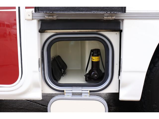 カムロード 　クレア５．３Ｗ　エボリューション　４ＷＤ　家庭用エアコン　トリプルサブバッテリー　ＦＦヒーター　１５００Ｗインバーター　ＤＣ冷蔵庫　１６インチＴＶ　地デジアンテナ　電子レンジ（48枚目）