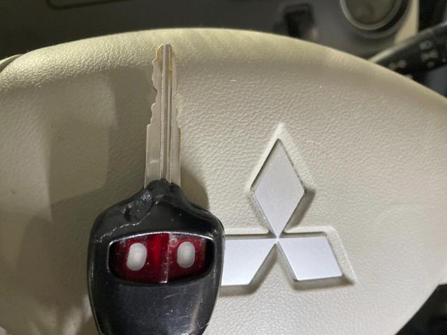 ｅＫワゴン Ｍ　禁煙車　ＥＴＣ　ＣＤ再生　ＦＭラジオ　衝突安全ボディ　電動格納ミラー　ドアバイザー　プライバシーガラス（6枚目）