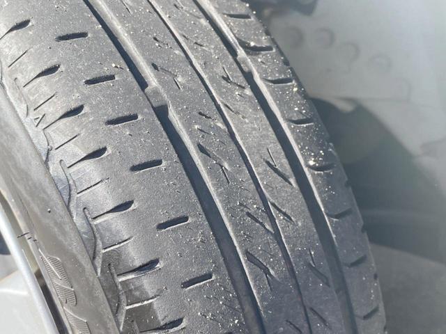 ワゴンＲ ＦＸ　禁煙車　シートヒーター　オートエアコン　グレーインテリア　１４インチホイール　ＣＤ再生　アイドリングストップ　ベンチシート　電動格納ミラー（21枚目）