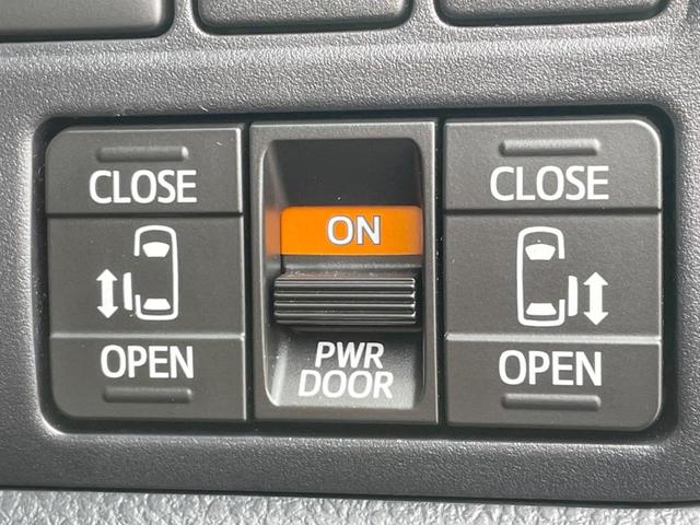 ヴォクシー ＺＳ　煌ＩＩ　両側電動ドア　後席モニター　バックカメラ　衝突被害軽減システム　禁煙車　ドラレコ　コーナーセンサー　スマートキー　ＬＥＤヘッド　ビルトインＥＴＣ　クルコン　オートハイビーム　車線逸脱警報（5枚目）