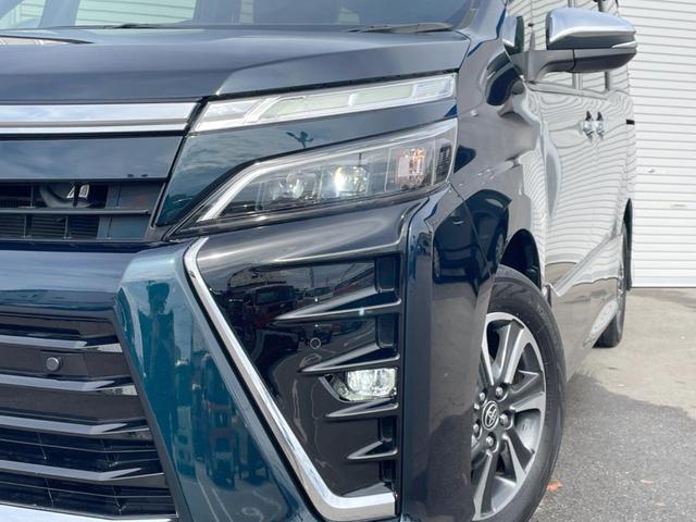 ヴォクシー ＺＳ　煌ＩＩ　両側電動ドア　後席モニター　バックカメラ　衝突被害軽減システム　禁煙車　ドラレコ　コーナーセンサー　スマートキー　ＬＥＤヘッド　ビルトインＥＴＣ　クルコン　オートハイビーム　車線逸脱警報（9枚目）