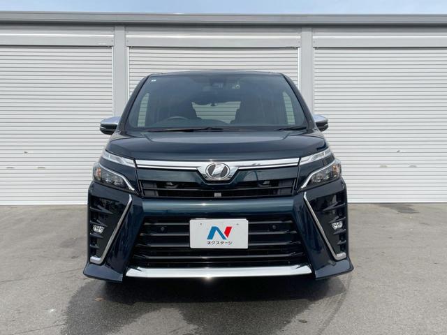 ヴォクシー ＺＳ　煌ＩＩ　両側電動ドア　後席モニター　バックカメラ　衝突被害軽減システム　禁煙車　ドラレコ　コーナーセンサー　スマートキー　ＬＥＤヘッド　ビルトインＥＴＣ　クルコン　オートハイビーム　車線逸脱警報（16枚目）