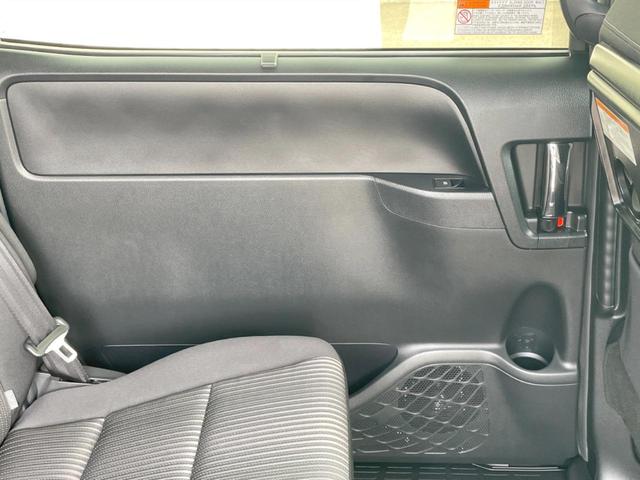 ヴォクシー ＺＳ　煌ＩＩ　両側電動ドア　後席モニター　バックカメラ　衝突被害軽減システム　禁煙車　ドラレコ　コーナーセンサー　スマートキー　ＬＥＤヘッド　ビルトインＥＴＣ　クルコン　オートハイビーム　車線逸脱警報（47枚目）