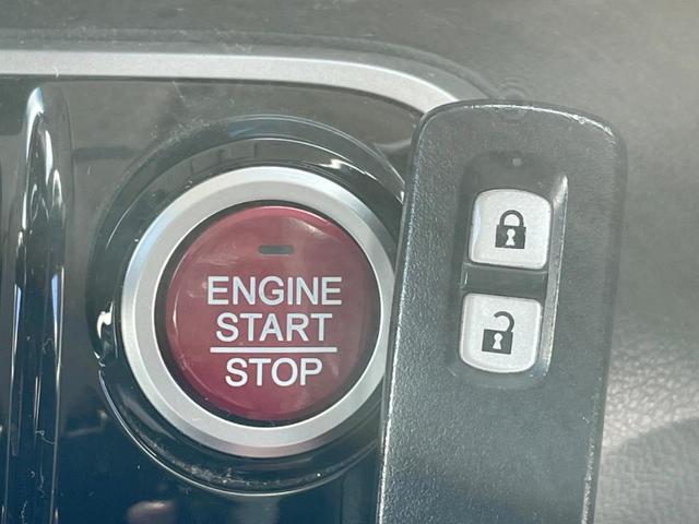 N-BOXカスタム G 禁煙車 純正ナビ バックカメラ コーナーセンサー スマートキー HIDヘッドライト ETC オートライト オートエアコン CD DVD再生 地デジ 横滑り防止装置 アイドリングストップ(6枚目)