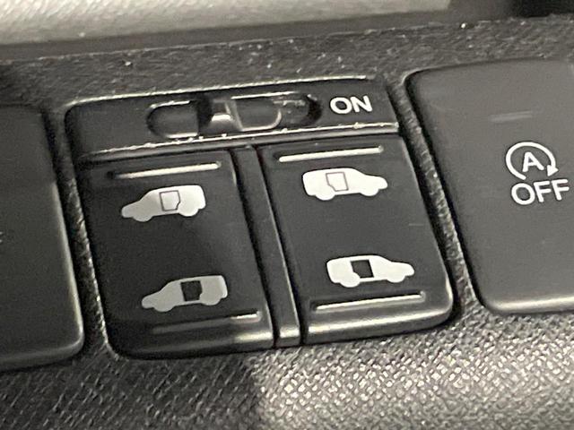 ステップワゴンスパーダ Z クールスピリット 両側電動ドア 禁煙車 ハーフレザーシート スマートキー HIDヘッド ETC クルコン 純正17インチアルミ オートライト オートエアコン CD DVD再生 フルセグ(6枚目)