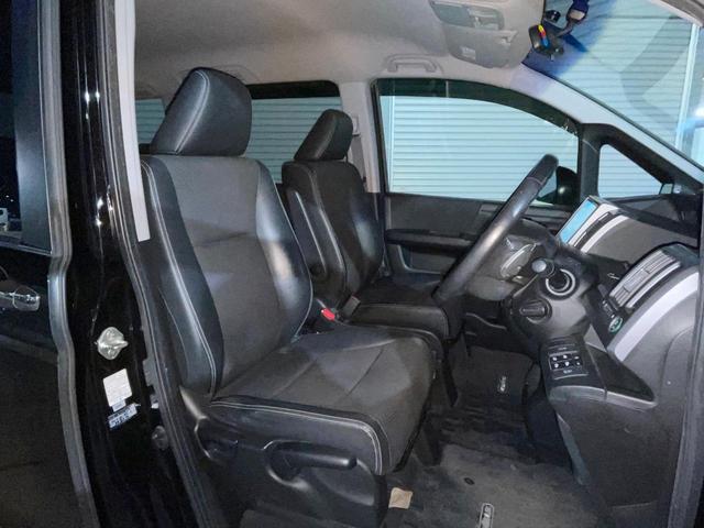 ステップワゴンスパーダ Z クールスピリット 両側電動ドア 禁煙車 ハーフレザーシート スマートキー HIDヘッド ETC クルコン 純正17インチアルミ オートライト オートエアコン CD DVD再生 フルセグ(9枚目)