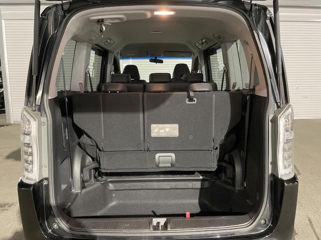 ステップワゴンスパーダ Z クールスピリット 両側電動ドア 禁煙車 ハーフレザーシート スマートキー HIDヘッド ETC クルコン 純正17インチアルミ オートライト オートエアコン CD DVD再生 フルセグ(12枚目)