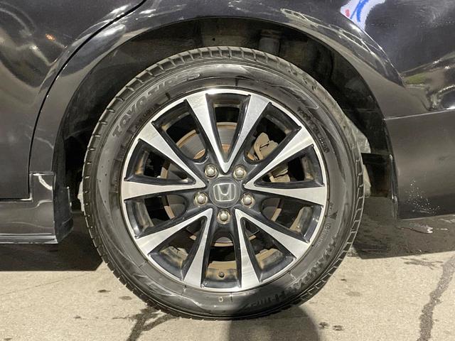 ステップワゴンスパーダ Z クールスピリット 両側電動ドア 禁煙車 ハーフレザーシート スマートキー HIDヘッド ETC クルコン 純正17インチアルミ オートライト オートエアコン CD DVD再生 フルセグ(23枚目)