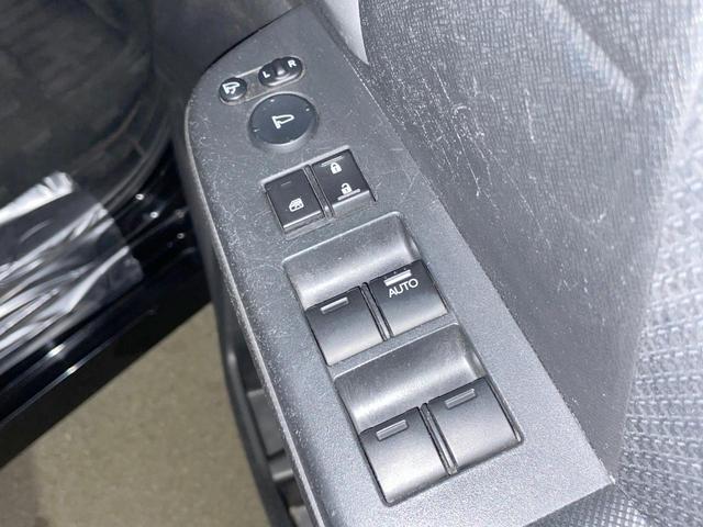 ステップワゴンスパーダ Z クールスピリット 両側電動ドア 禁煙車 ハーフレザーシート スマートキー HIDヘッド ETC クルコン 純正17インチアルミ オートライト オートエアコン CD DVD再生 フルセグ(31枚目)