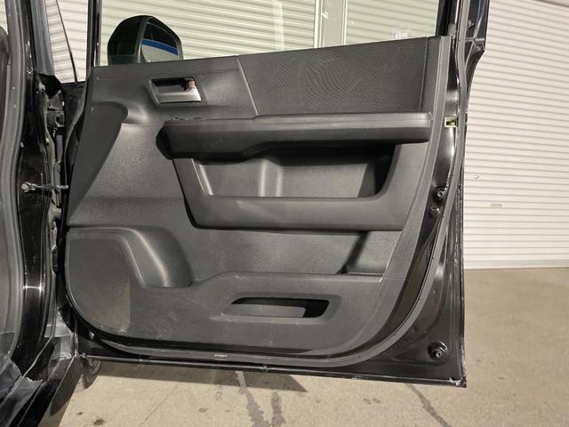 ステップワゴンスパーダ Z クールスピリット 両側電動ドア 禁煙車 ハーフレザーシート スマートキー HIDヘッド ETC クルコン 純正17インチアルミ オートライト オートエアコン CD DVD再生 フルセグ(39枚目)